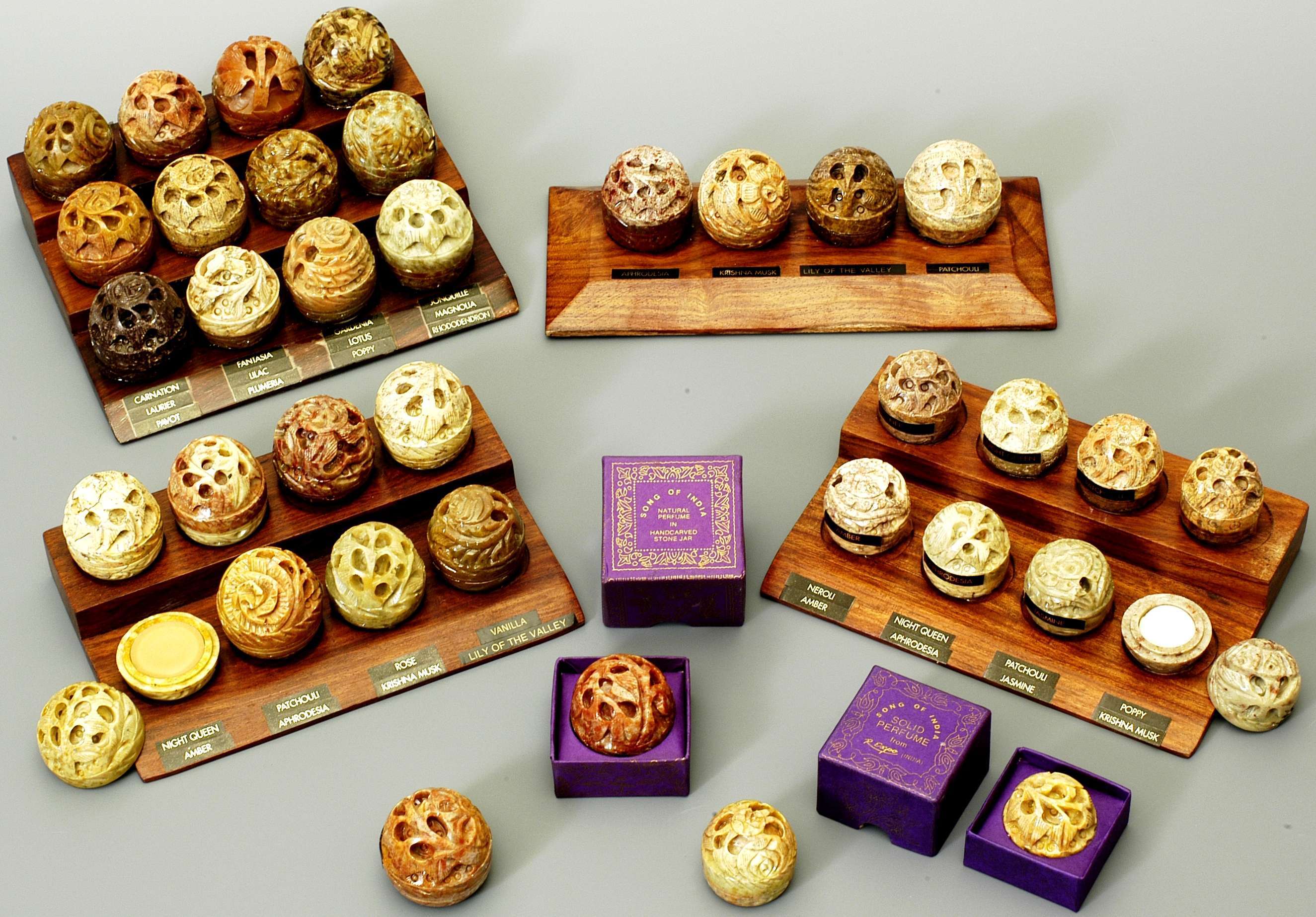 Natural Solid Perfume in Soapstone Jar 4 of each of 8 fragrances + 1 Free Sample of each fragrance - Image 2