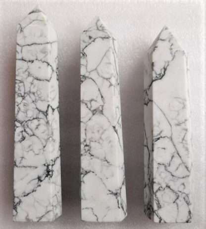 White Howlite Point PER KG