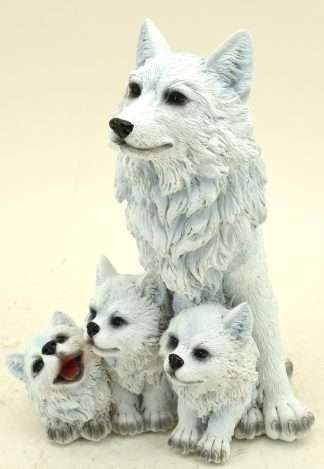 Mother Wolf with Pups Figurines